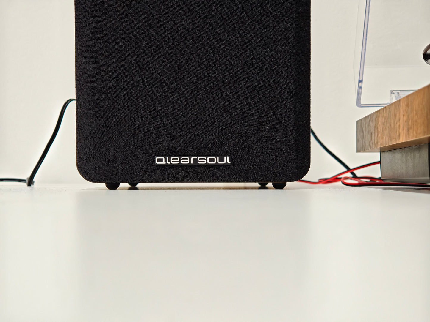 QlearSoul SoulBox S1 Vinyl Record Player with Stereo Speakers_Feet (1)