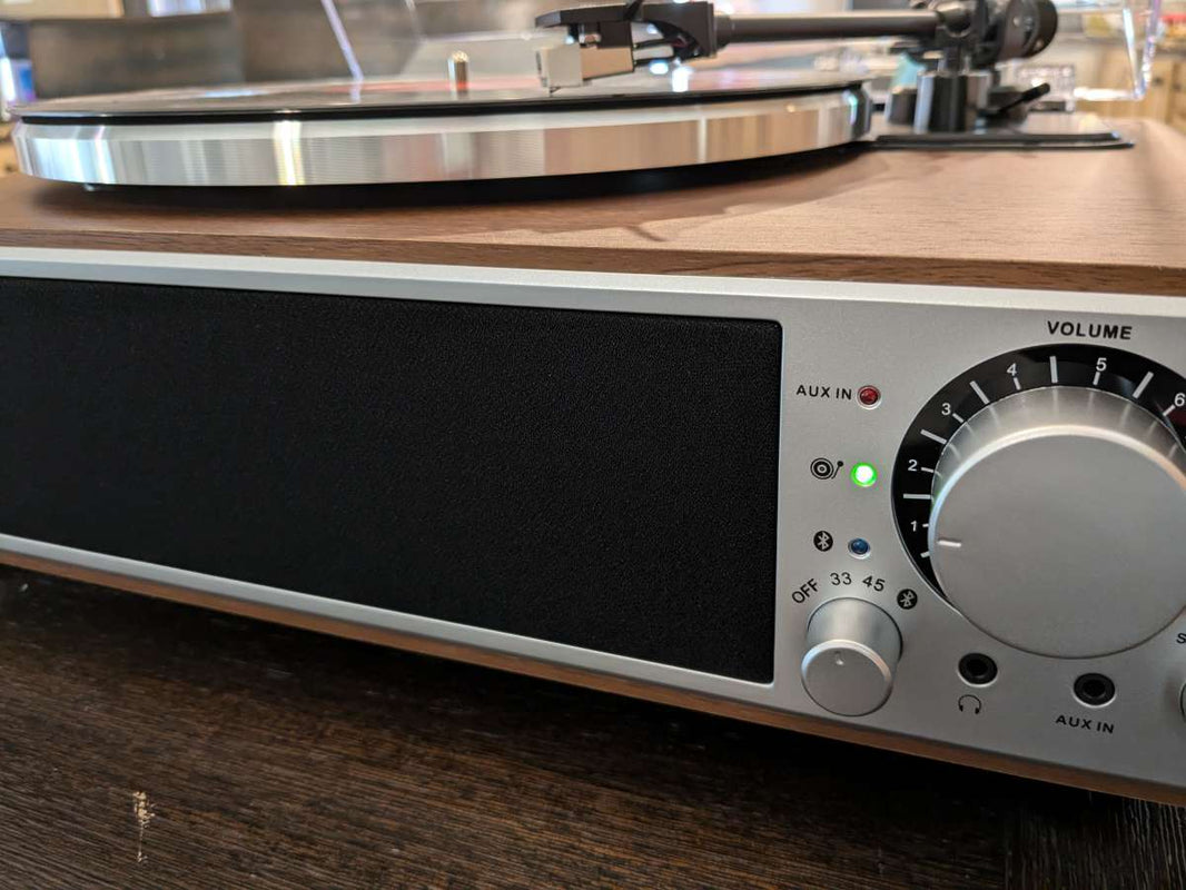 QlearSoul ONE-Q vinyl record player review – Classic look and sound!