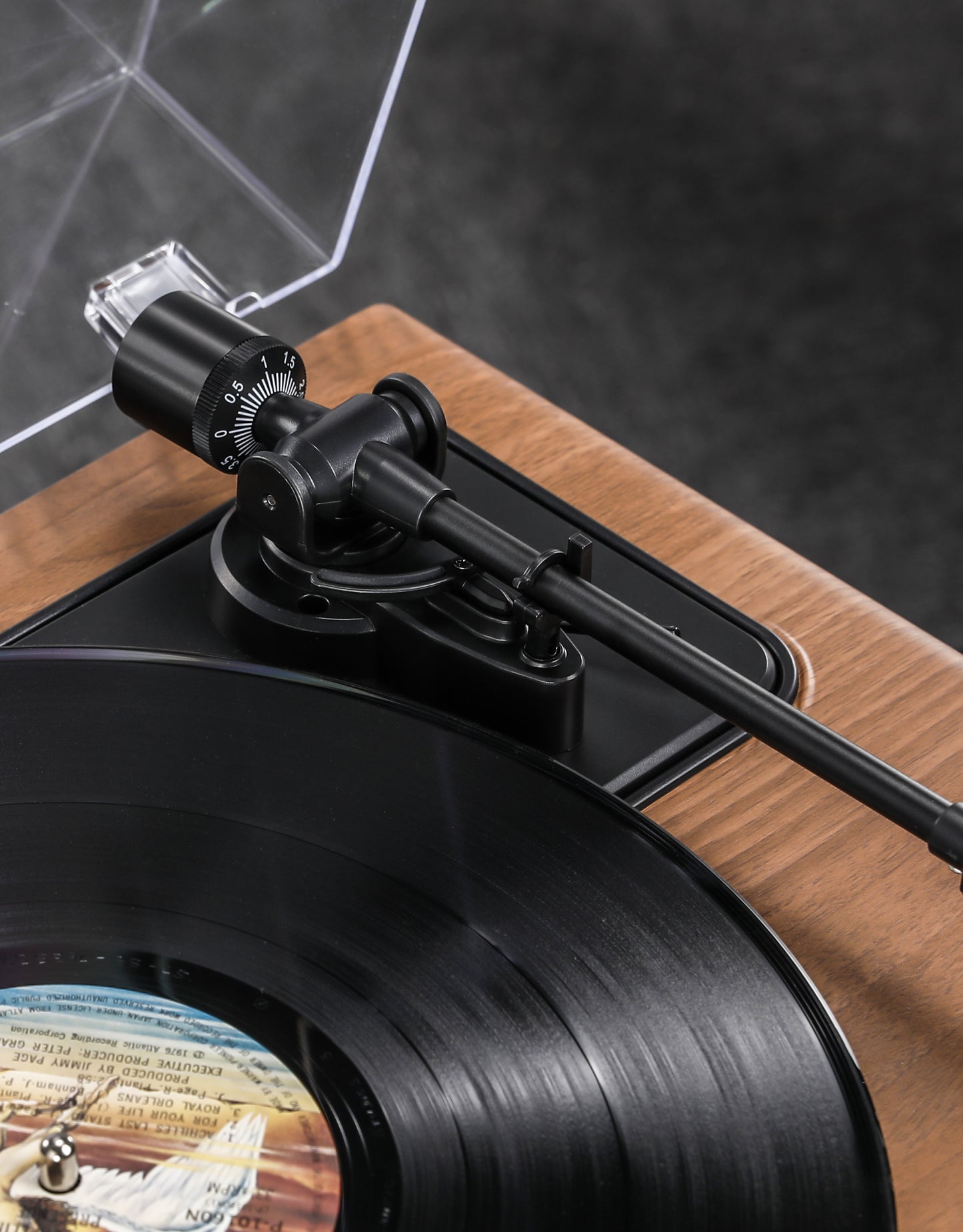 Qlearsoul ONE-Q Vinyl Record Player Walnut Detail View Counterweight 2000*2560