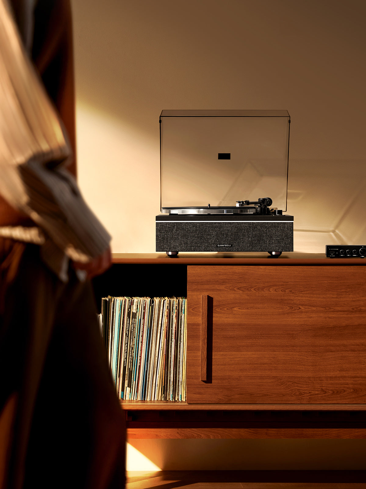 Qlearsoul | High-Quality Vinyl Record Players for True Music Lovers