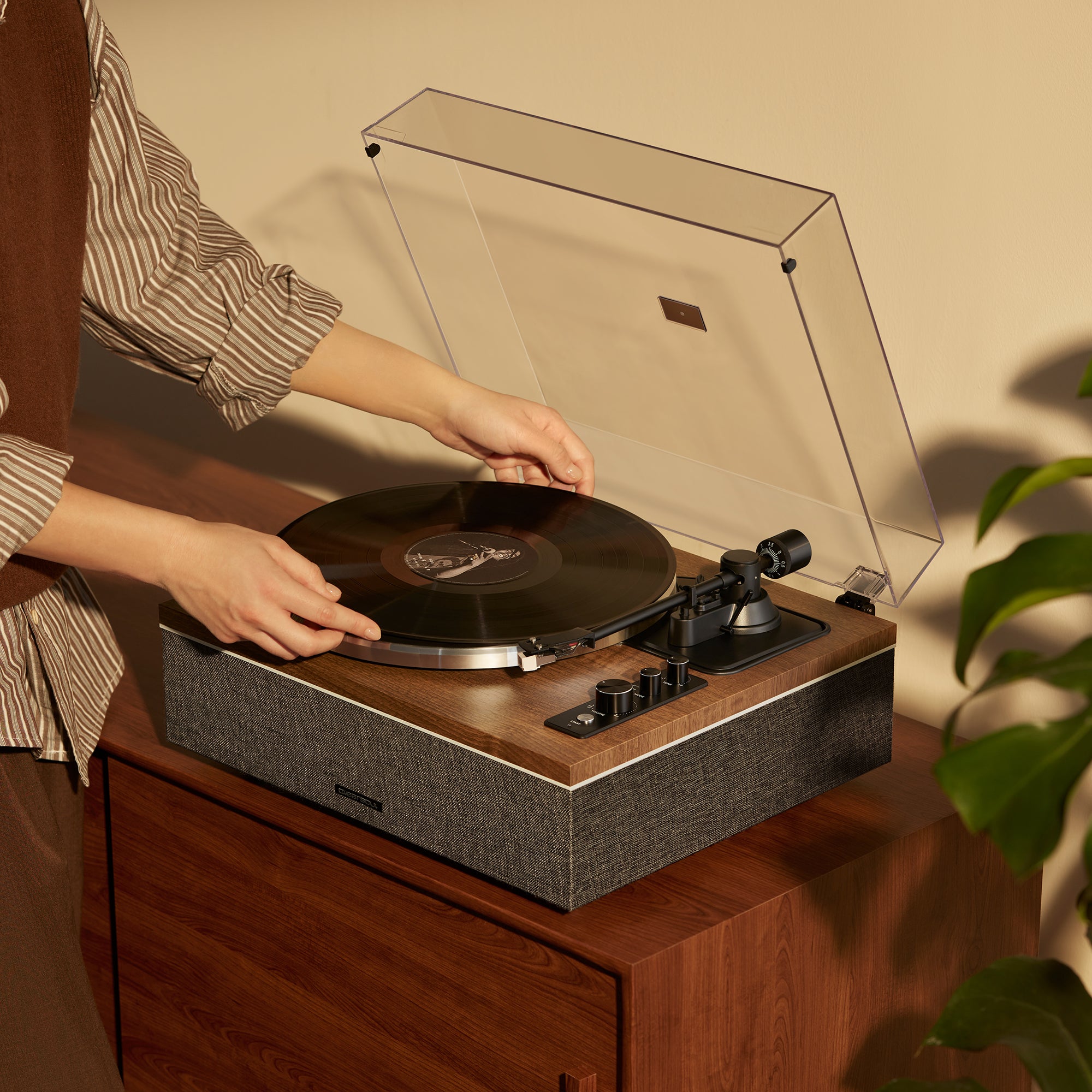 Qlearsoul ONE-S Vinyl Record Player Homepage 2-2_20251021