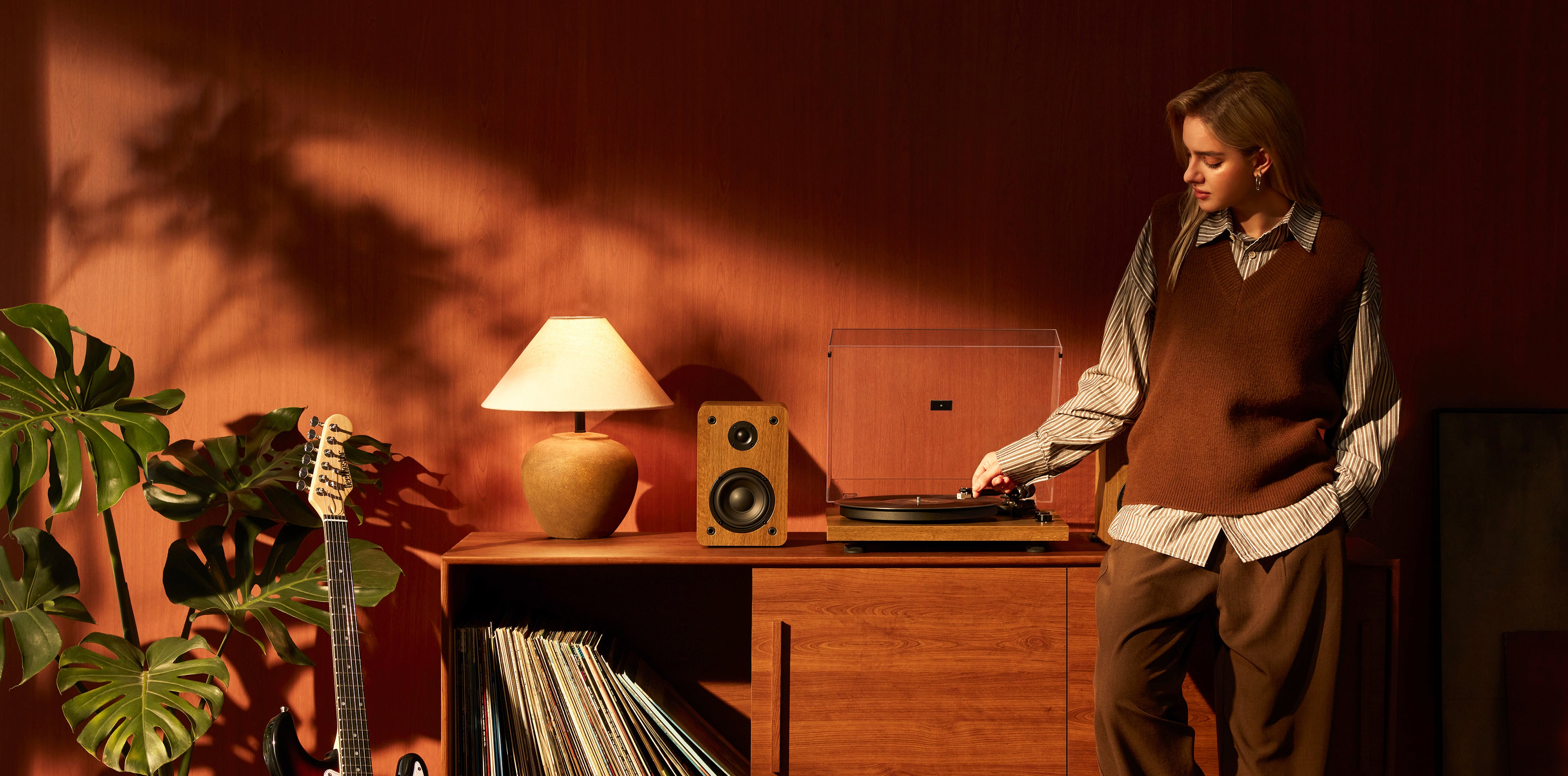 Qlearsoul SoulBox S1 Vinyl Record Player with Stereo Speakers Homepage 1-3_20251021